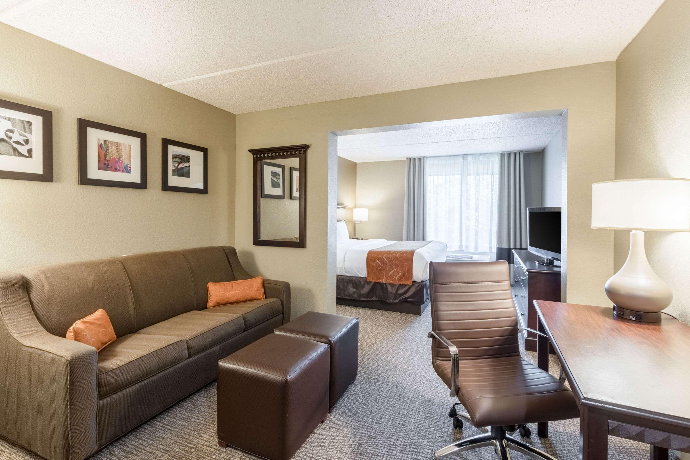 Comfort Suites Austin Airport Exteriér fotografie