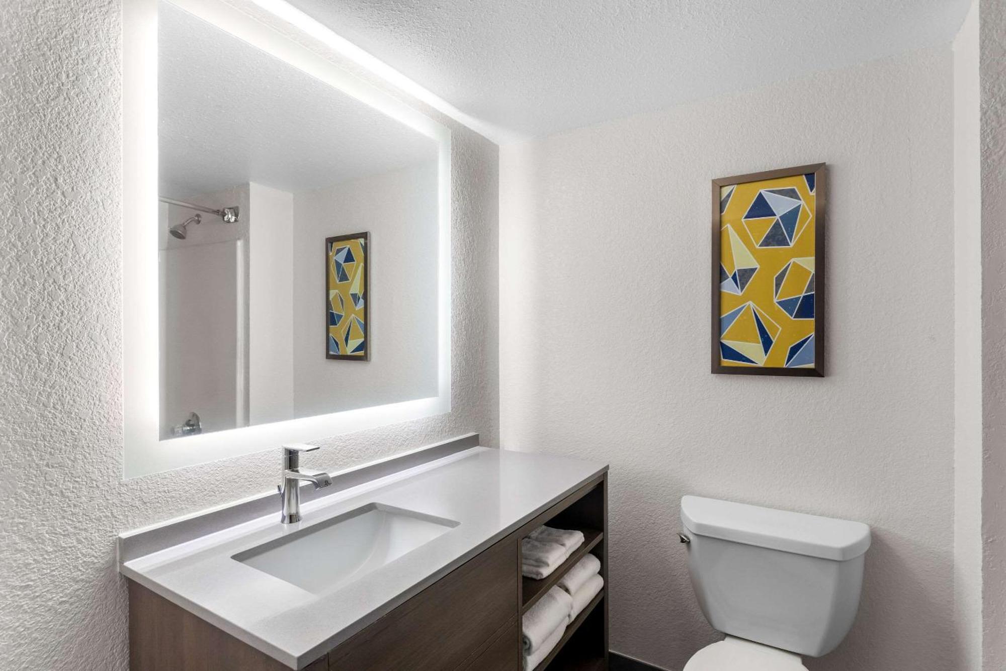 Comfort Suites Austin Airport Exteriér fotografie