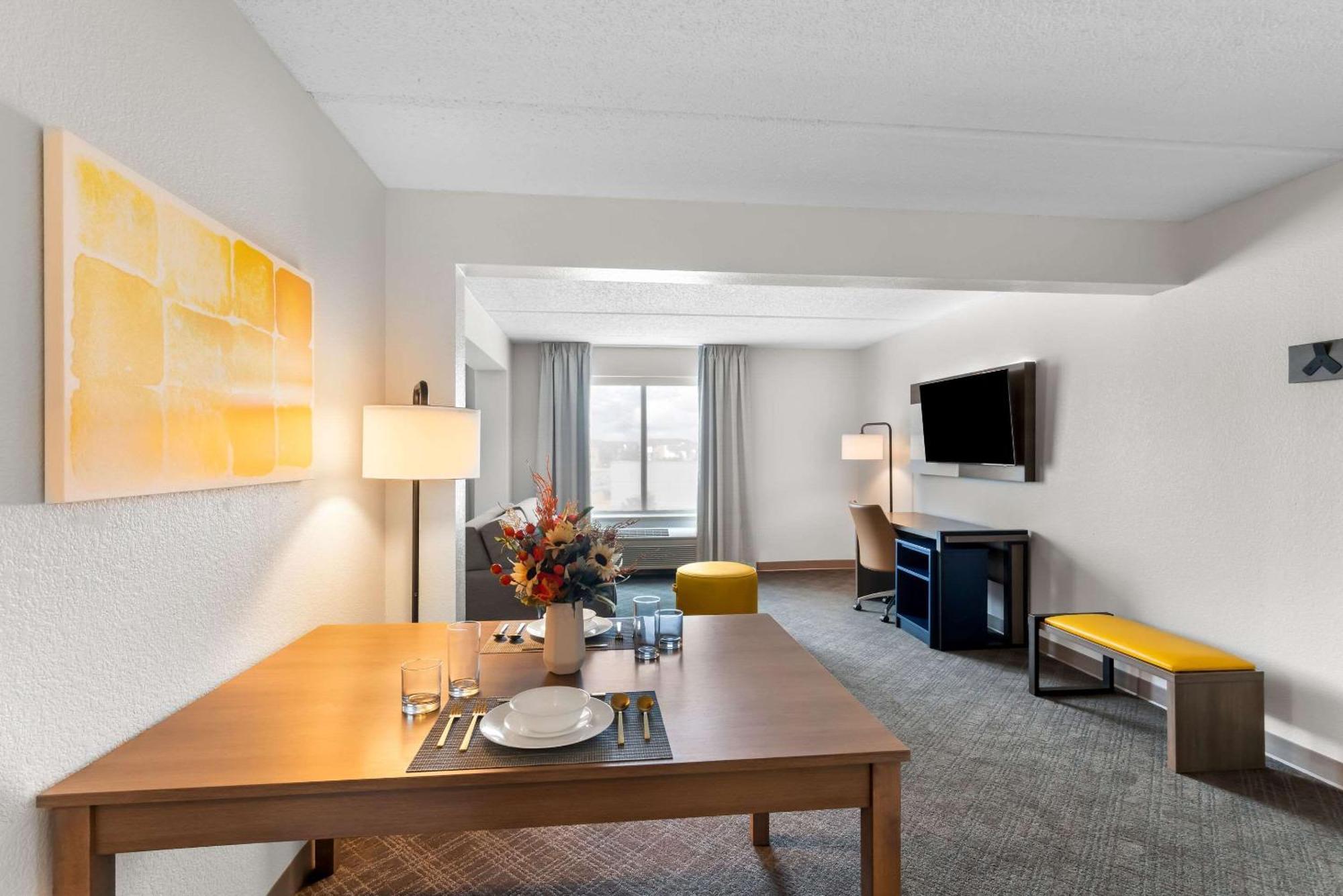 Comfort Suites Austin Airport Exteriér fotografie